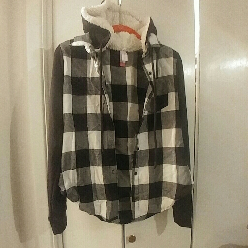 No Boundaries black & white hoodie